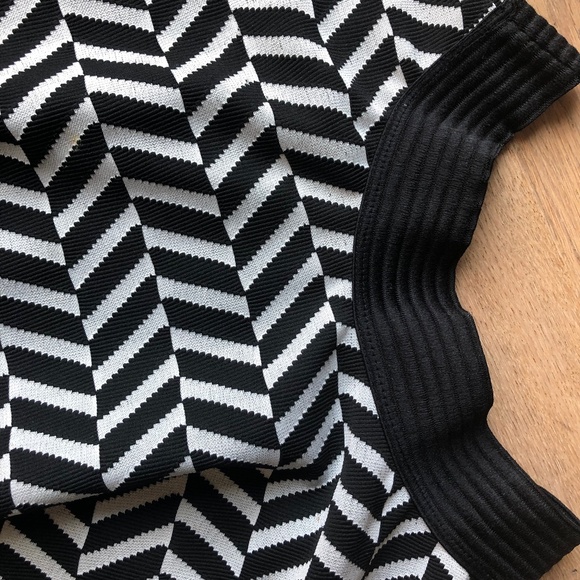 Designer Italian skirt - Picture 4 of 12